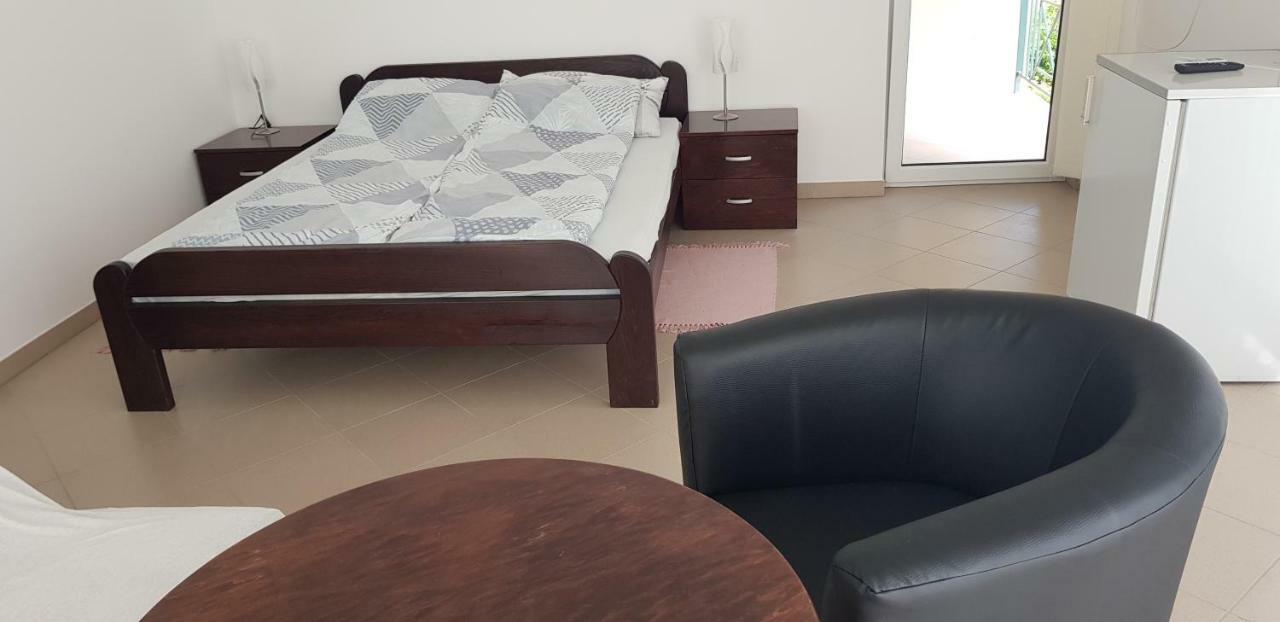 Sobe Emilija Hotel Veliko Gradiste Bagian luar foto