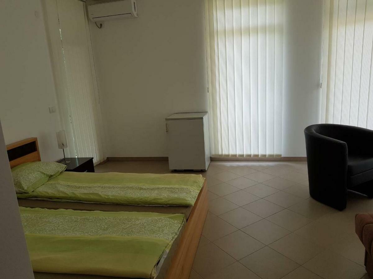 Sobe Emilija Hotel Veliko Gradiste Bagian luar foto